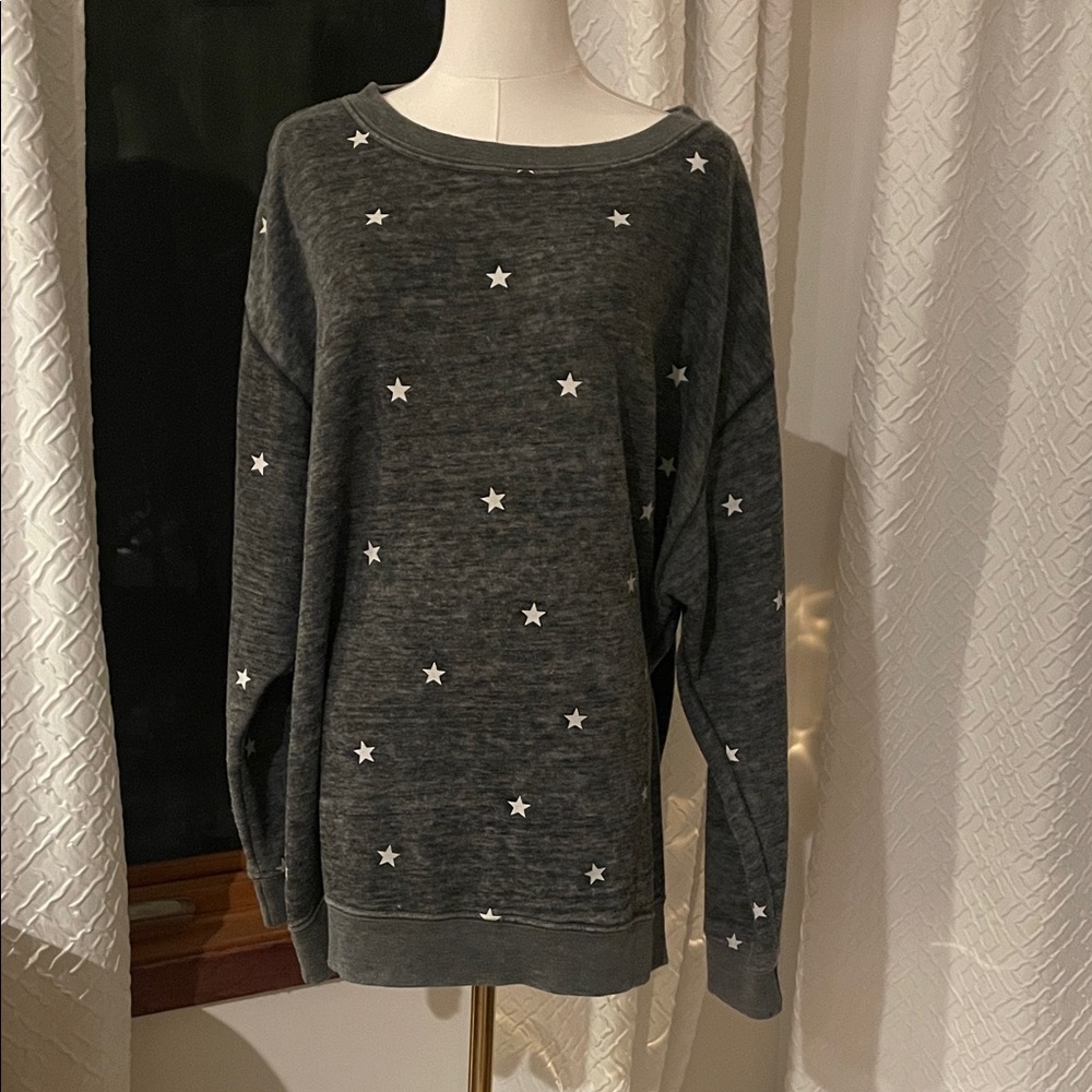 Wildfox Oversized Gray Star Patterned Sweatshirt … - image 1
